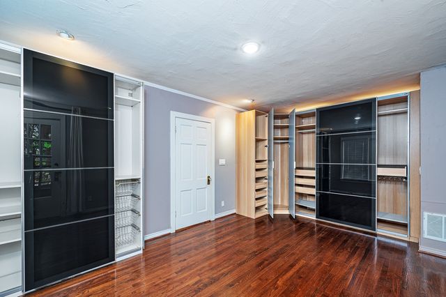 6802 Vivian Avenue, Dallas, TX 75223