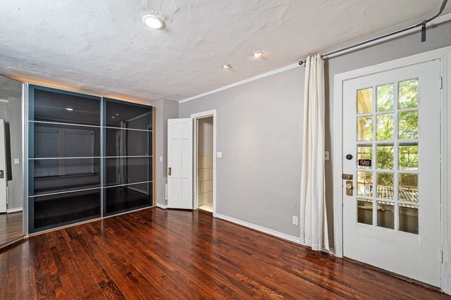 6802 Vivian Avenue, Dallas, TX 75223