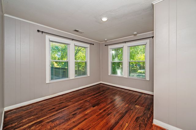 6802 Vivian Avenue, Dallas, TX 75223