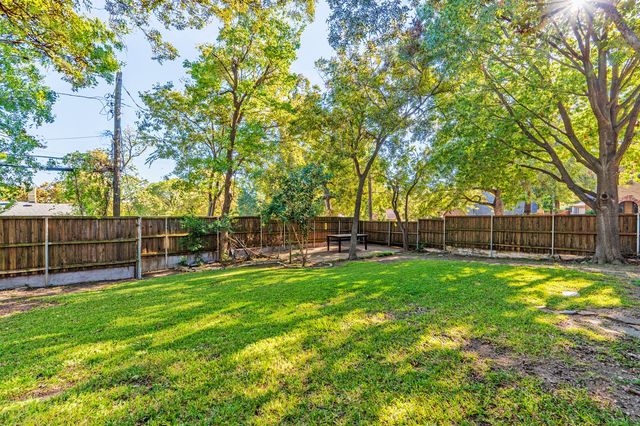6802 Vivian Avenue, Dallas, TX 75223