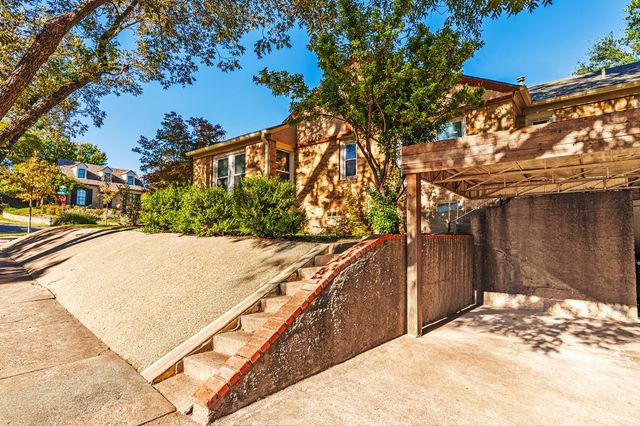 6802 Vivian Avenue, Dallas, TX 75223