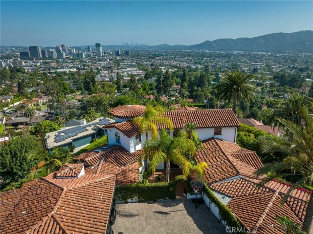 330 Kempton Road, Glendale, CA 91202