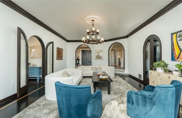 330 Kempton Road, Glendale, CA 91202