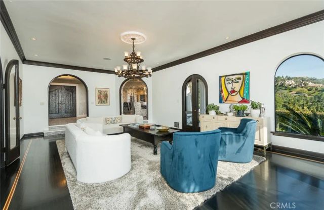 330 Kempton Road, Glendale, CA 91202