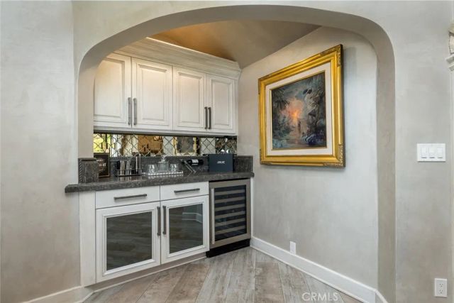 330 Kempton Road, Glendale, CA 91202