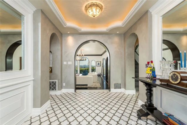 330 Kempton Road, Glendale, CA 91202