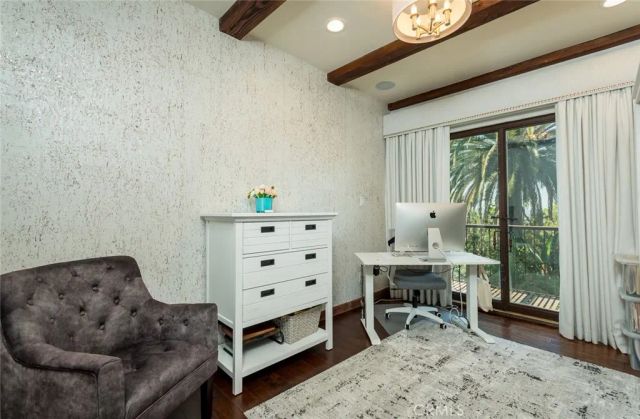 330 Kempton Road, Glendale, CA 91202