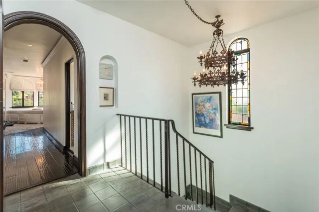 330 Kempton Road, Glendale, CA 91202