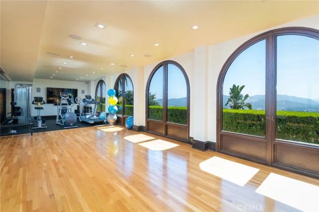 330 Kempton Road, Glendale, CA 91202