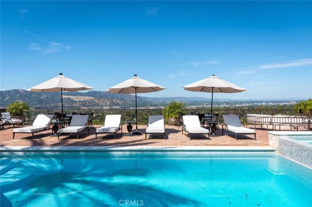 330 Kempton Road, Glendale, CA 91202
