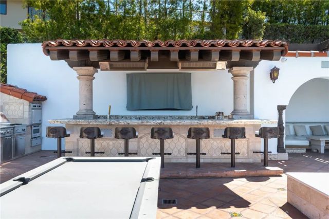 330 Kempton Road, Glendale, CA 91202