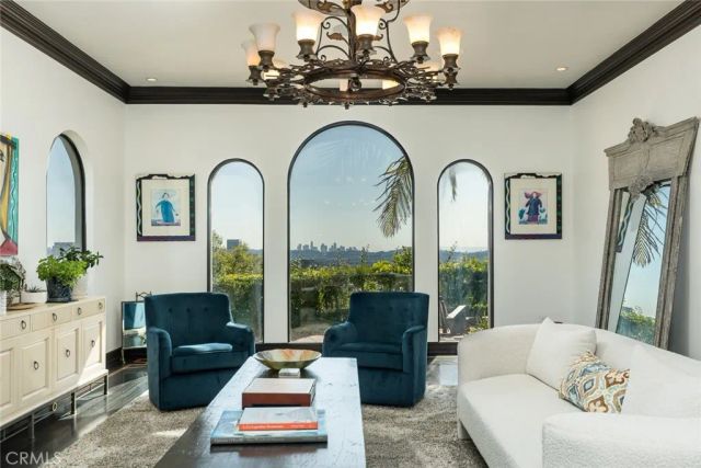 330 Kempton Road, Glendale, CA 91202