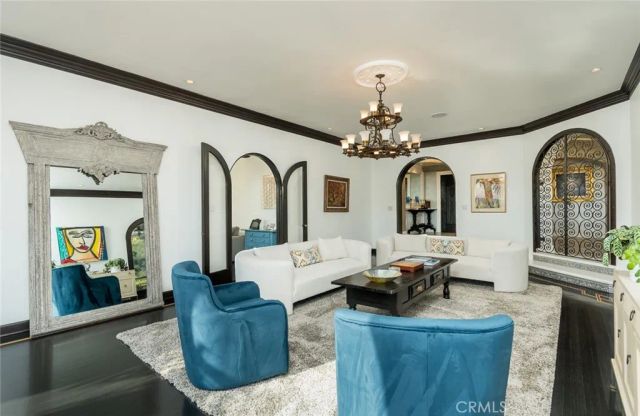 330 Kempton Road, Glendale, CA 91202