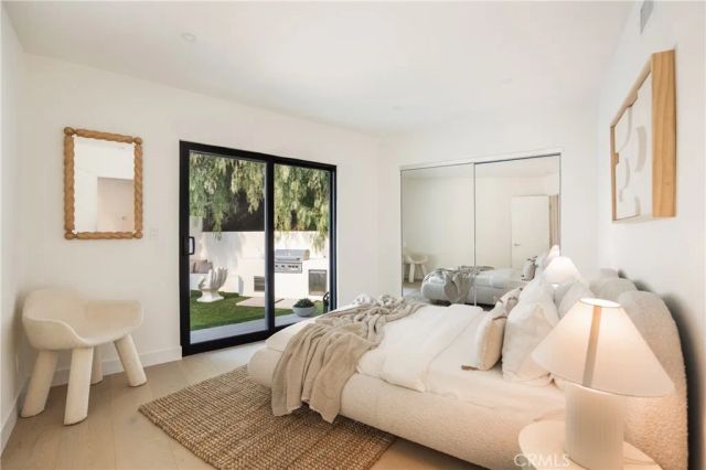 19629 Wells Dr, Tarzana, CA 91356