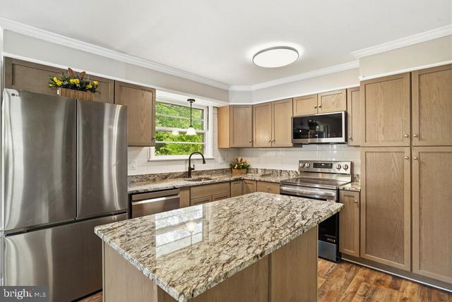 309 CEDAR RIDGE DR, Oxon Hill, MD 20745