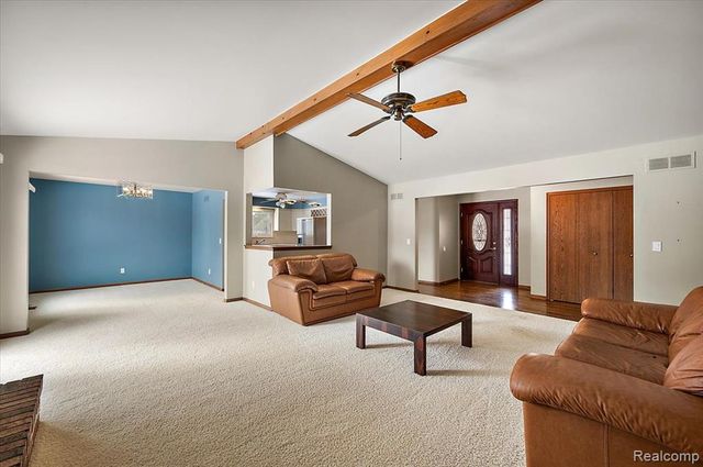 2251 Highsplint Drive, Rochester Hills, MI 48307