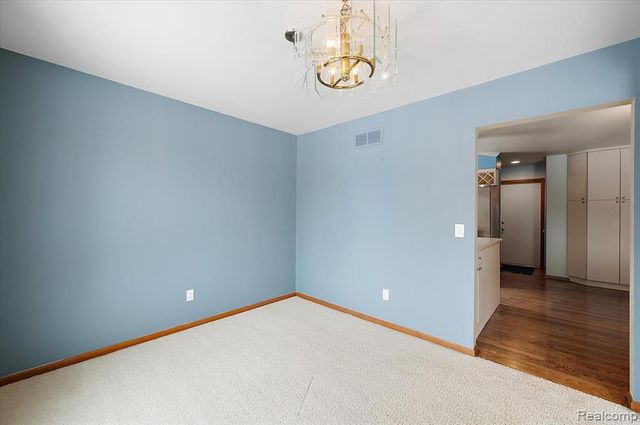 2251 Highsplint Drive, Rochester Hills, MI 48307