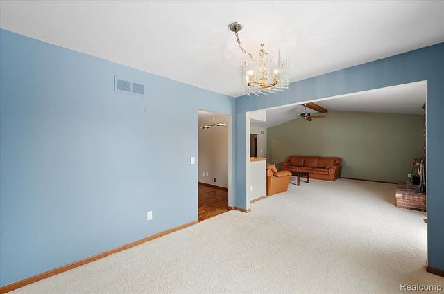 2251 Highsplint Drive, Rochester Hills, MI 48307