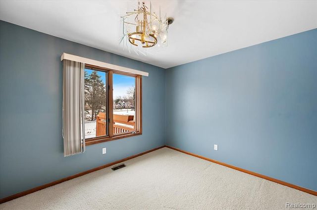 2251 Highsplint Drive, Rochester Hills, MI 48307