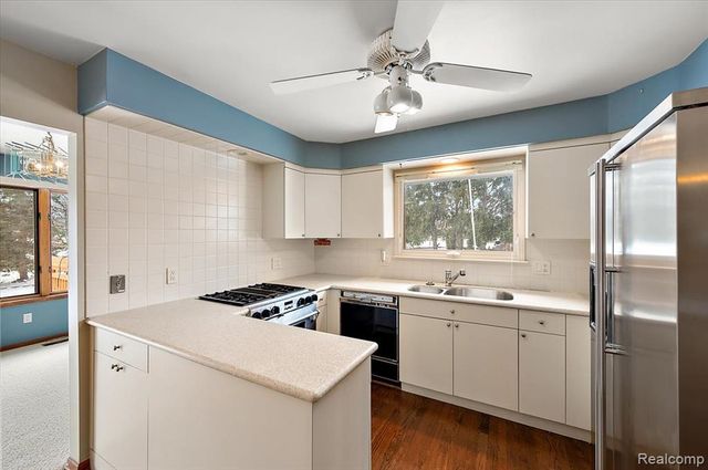 2251 Highsplint Drive, Rochester Hills, MI 48307