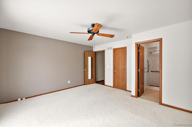 2251 Highsplint Drive, Rochester Hills, MI 48307