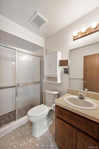 2251 Highsplint Drive, Rochester Hills, MI 48307