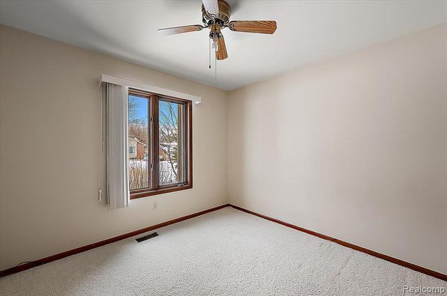 2251 Highsplint Drive, Rochester Hills, MI 48307