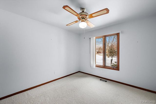 2251 Highsplint Drive, Rochester Hills, MI 48307