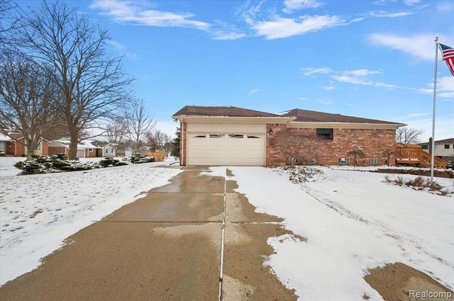 2251 Highsplint Drive, Rochester Hills, MI 48307