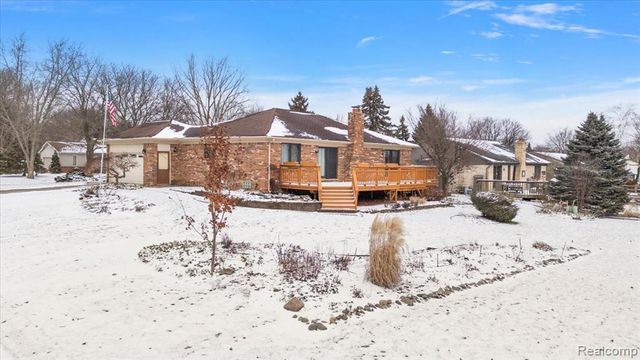 2251 Highsplint Drive, Rochester Hills, MI 48307