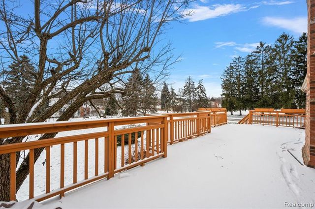 2251 Highsplint Drive, Rochester Hills, MI 48307