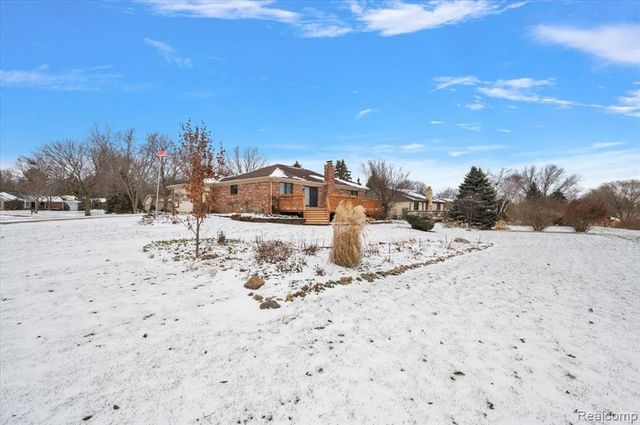 2251 Highsplint Drive, Rochester Hills, MI 48307