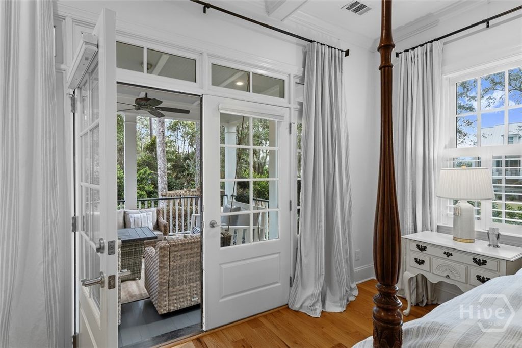 Image 21 of property listing at 2 Lightenstone Court, Savannah, GA 31411