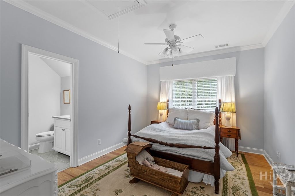 Image 27 of property listing at 2 Lightenstone Court, Savannah, GA 31411