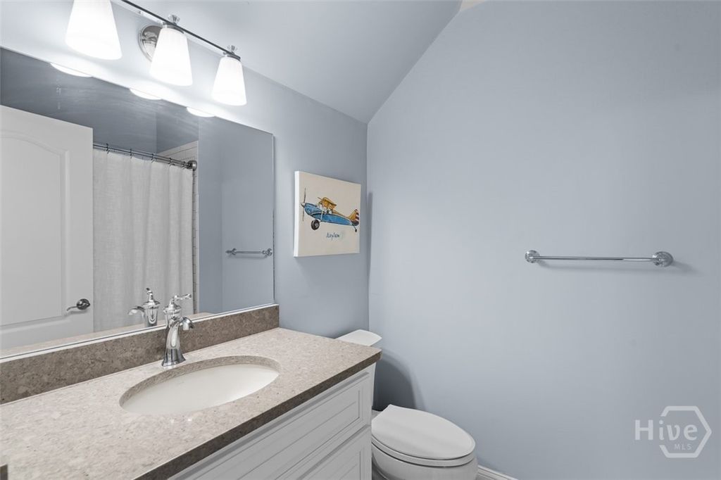 Image 33 of property listing at 2 Lightenstone Court, Savannah, GA 31411