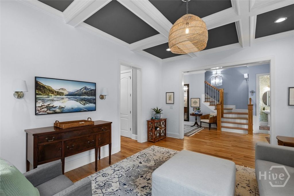 Image 8 of property listing at 2 Lightenstone Court, Savannah, GA 31411