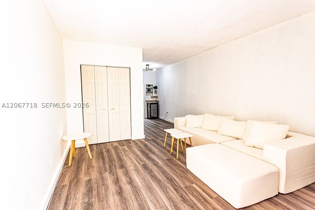 7720 Harding Ave 3, Miami Beach, FL 33141