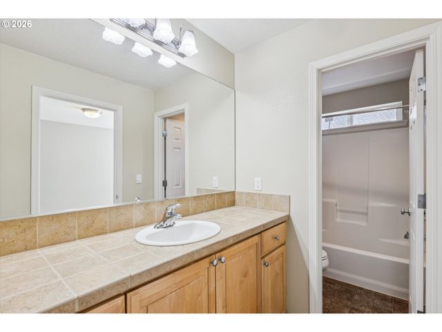 16922 Nw SHADOW HILLS Ln, Beaverton, OR 97006