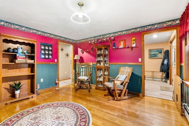 233 Lovers Ln, Haverhill, MA 01830