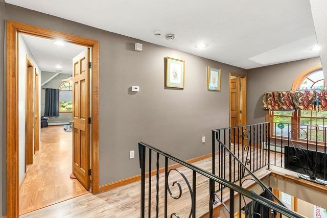 233 Lovers Ln, Haverhill, MA 01830