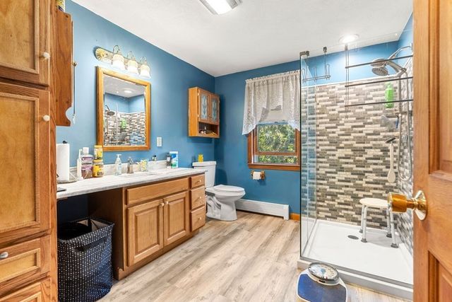 233 Lovers Ln, Haverhill, MA 01830