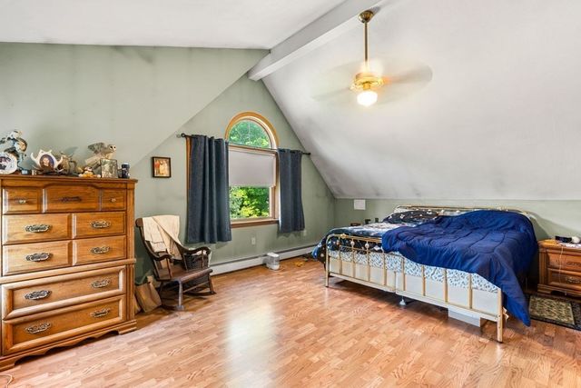 233 Lovers Ln, Haverhill, MA 01830