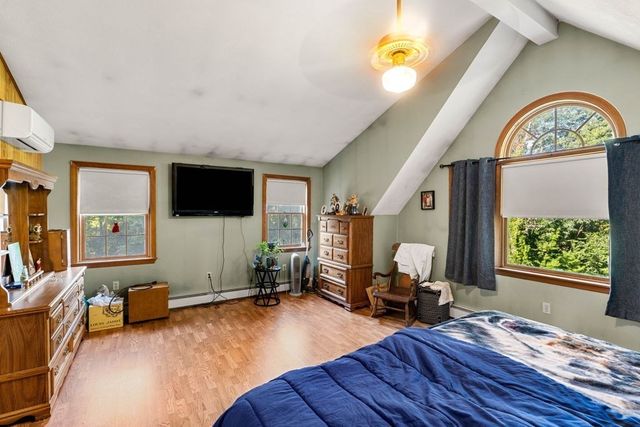 233 Lovers Ln, Haverhill, MA 01830