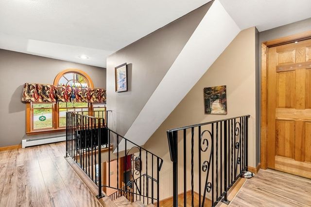 233 Lovers Ln, Haverhill, MA 01830