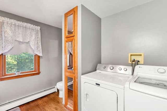 233 Lovers Ln, Haverhill, MA 01830