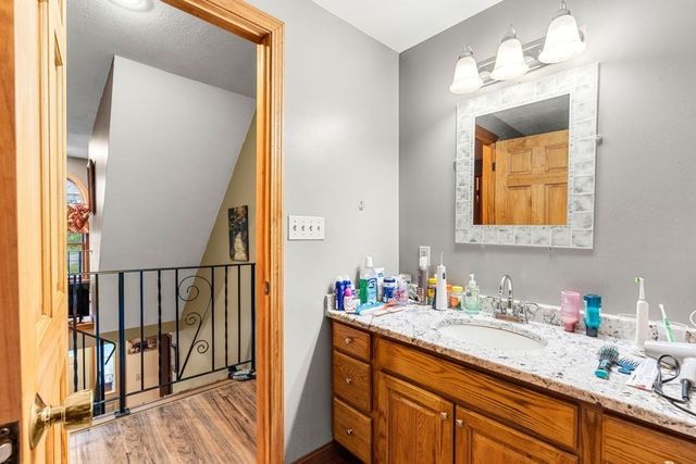 233 Lovers Ln, Haverhill, MA 01830
