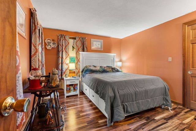 233 Lovers Ln, Haverhill, MA 01830