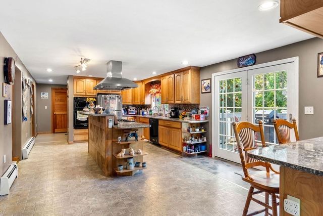233 Lovers Ln, Haverhill, MA 01830