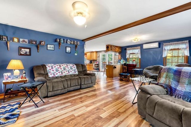 233 Lovers Ln, Haverhill, MA 01830