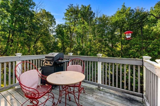 233 Lovers Ln, Haverhill, MA 01830